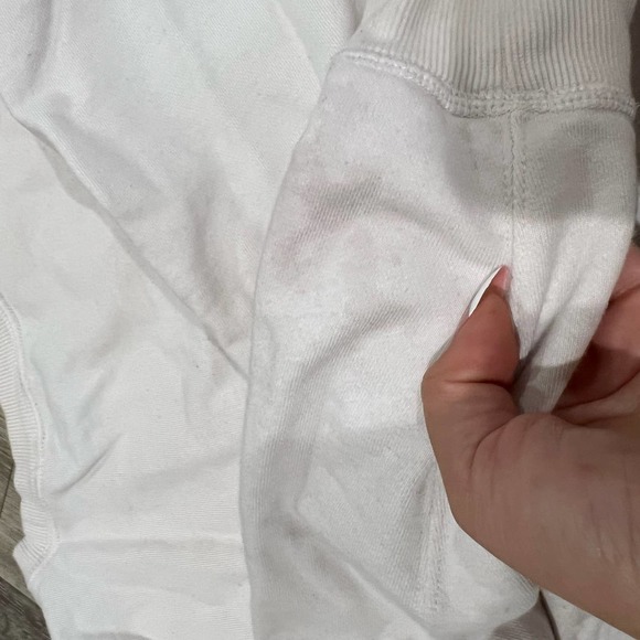 Uniqlo KAWS X Peanuts Rare Snoopy Crewneck Medium - Picture 2 of 6